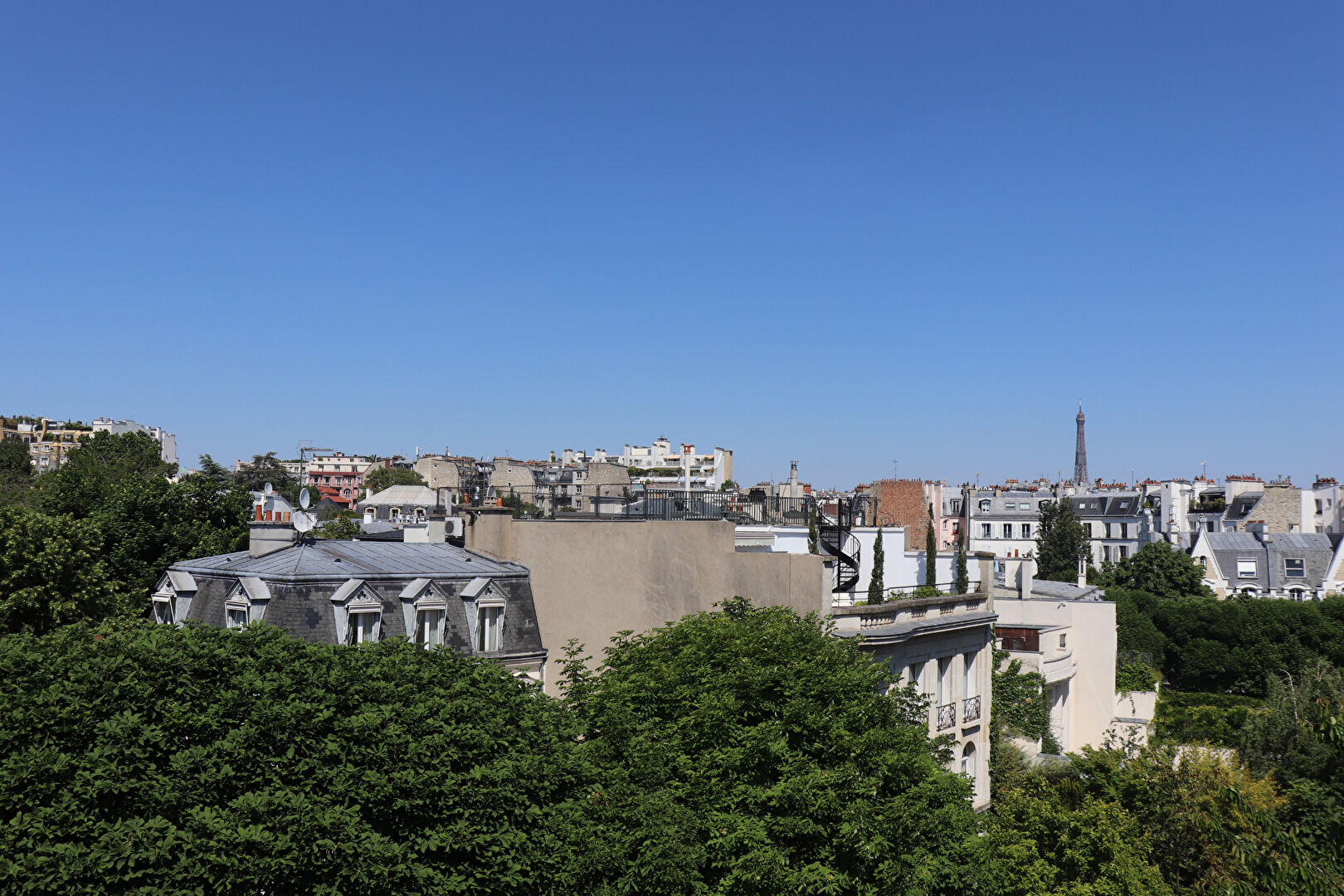 Agence immobilière de QUOD,  ASSOCIES Paris 17eme