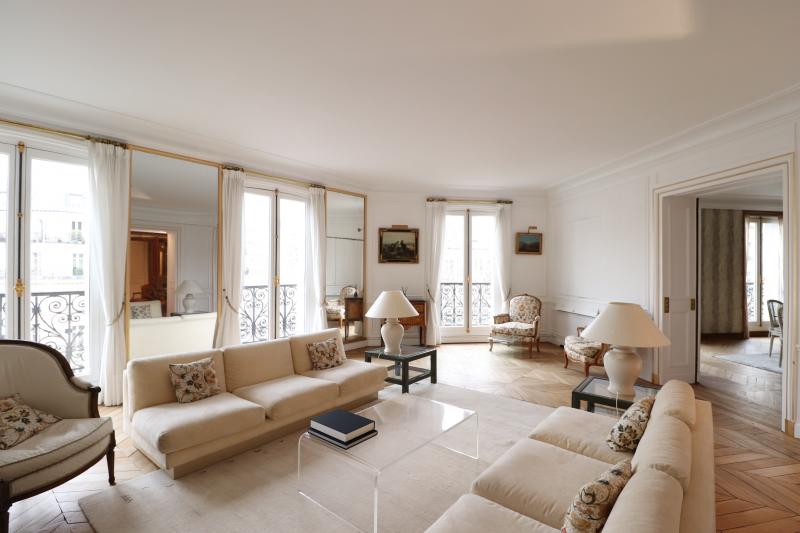 Agence immobilière de QUOD,  ASSOCIES Paris 17eme