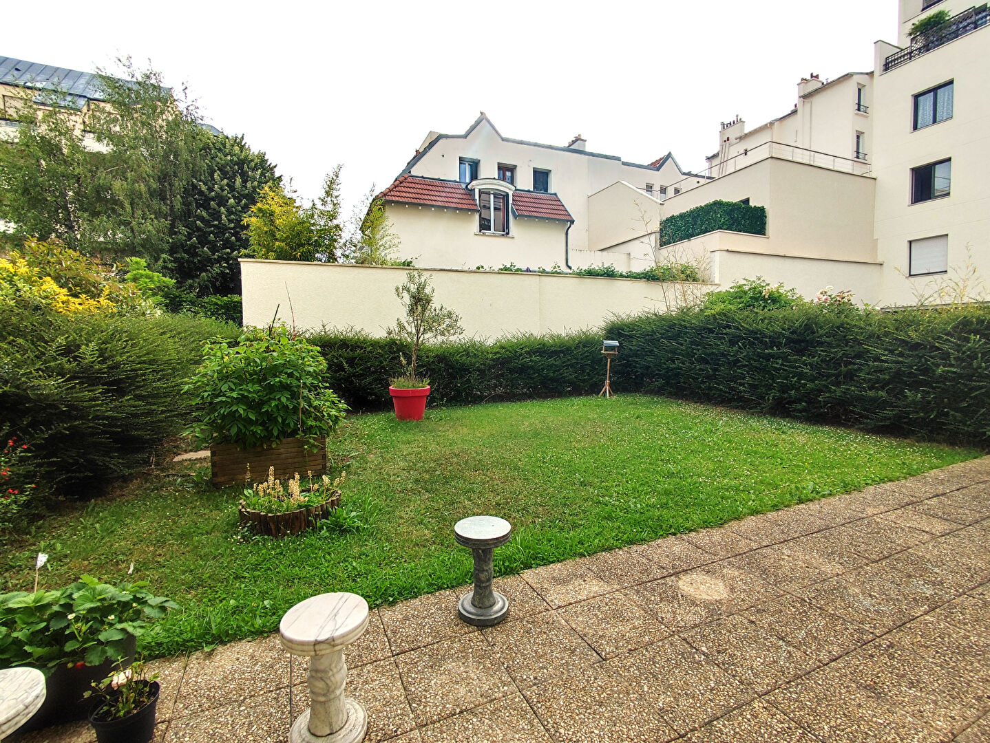 Agence immobilière de QUOD,  ASSOCIES Paris 17eme