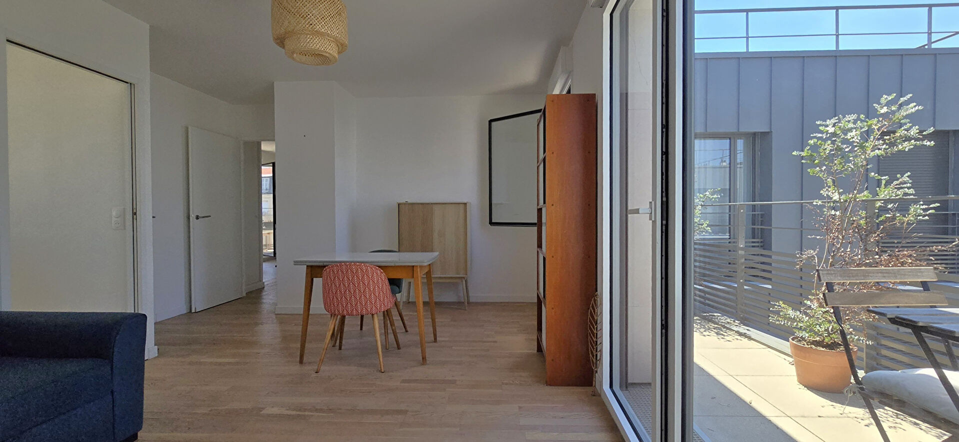 Photo Appartement Clichy avec terrasse- 2 pièces de 47 m2 - Terrasse. image 1/6