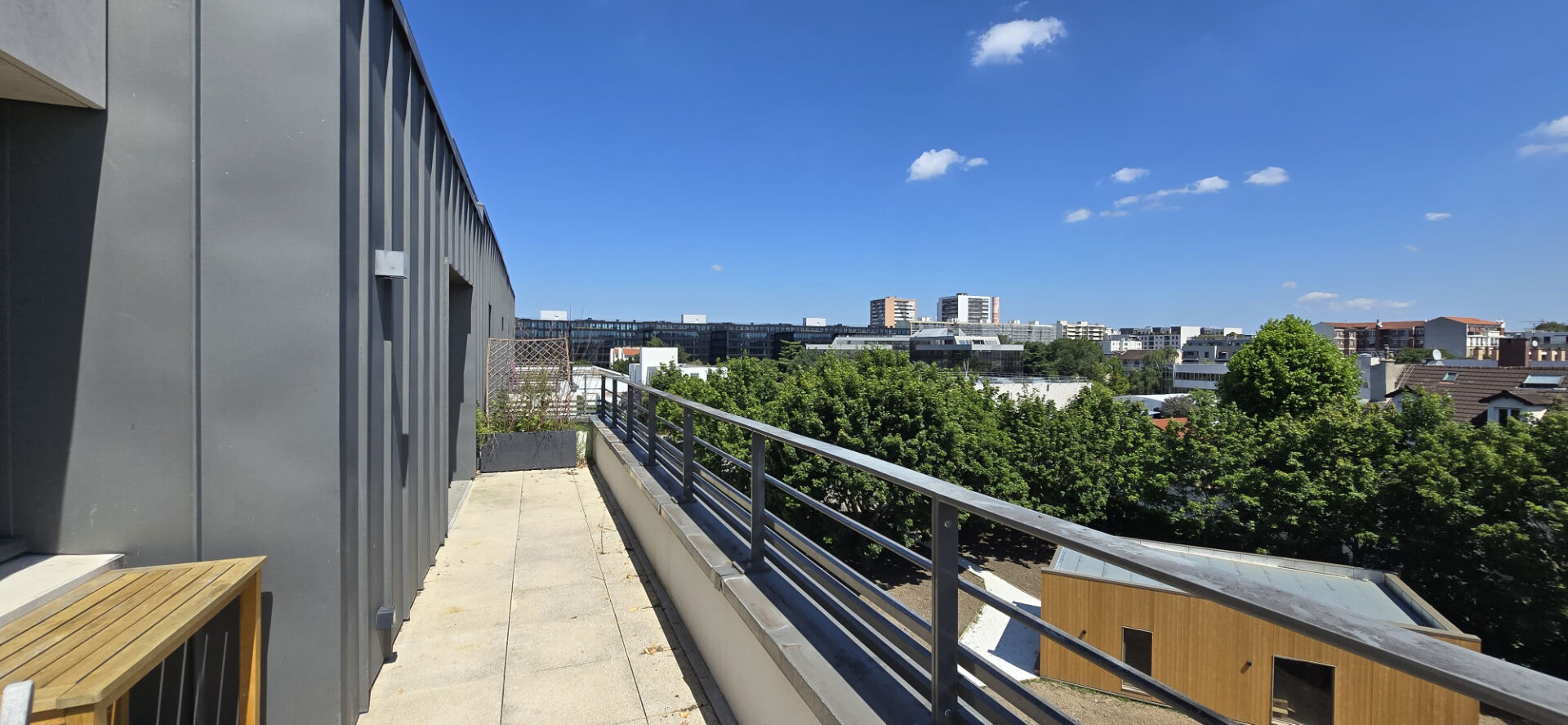 Photo Appartement Clichy avec terrasse- 2 pièces de 47 m2 - Terrasse. image 2/6