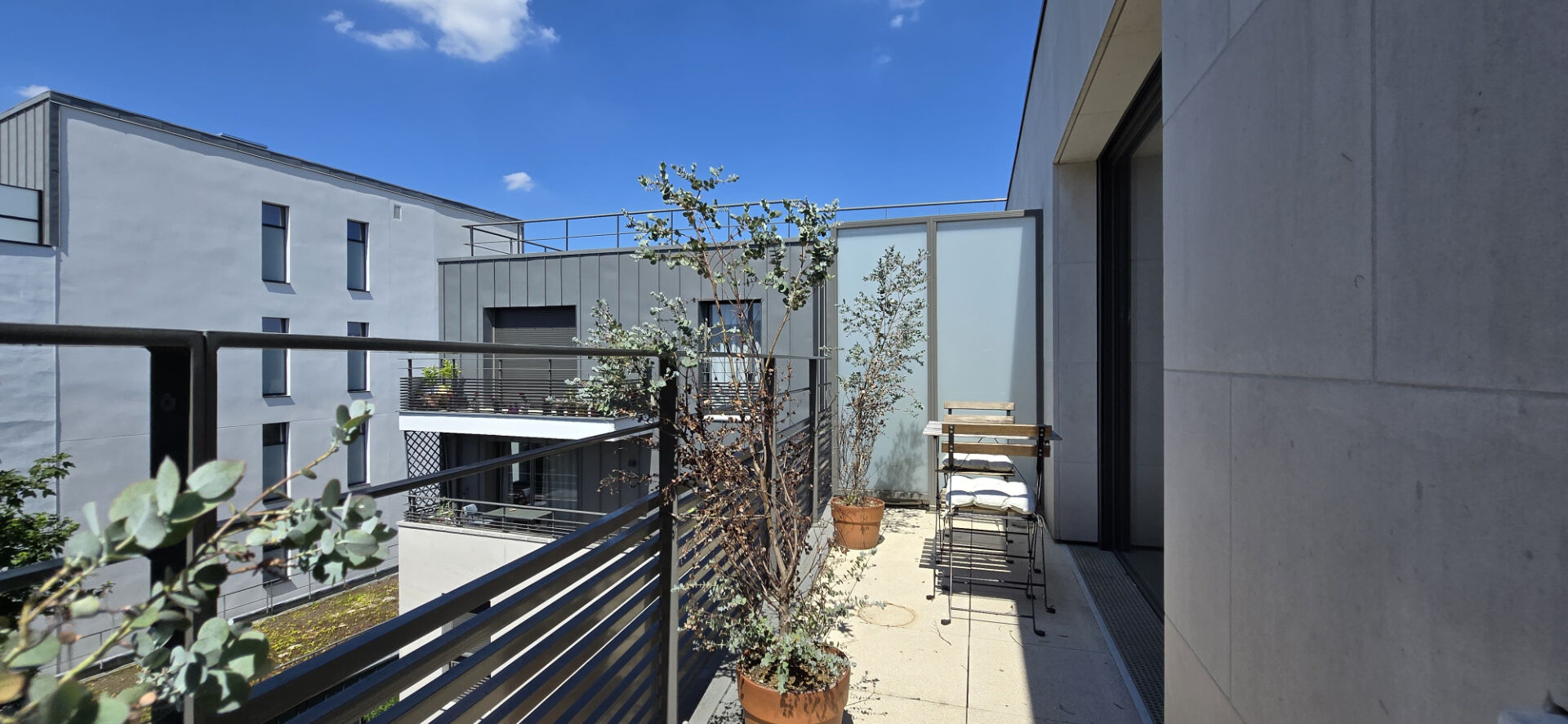 Photo Appartement Clichy avec terrasse- 2 pièces de 47 m2 - Terrasse. image 3/6