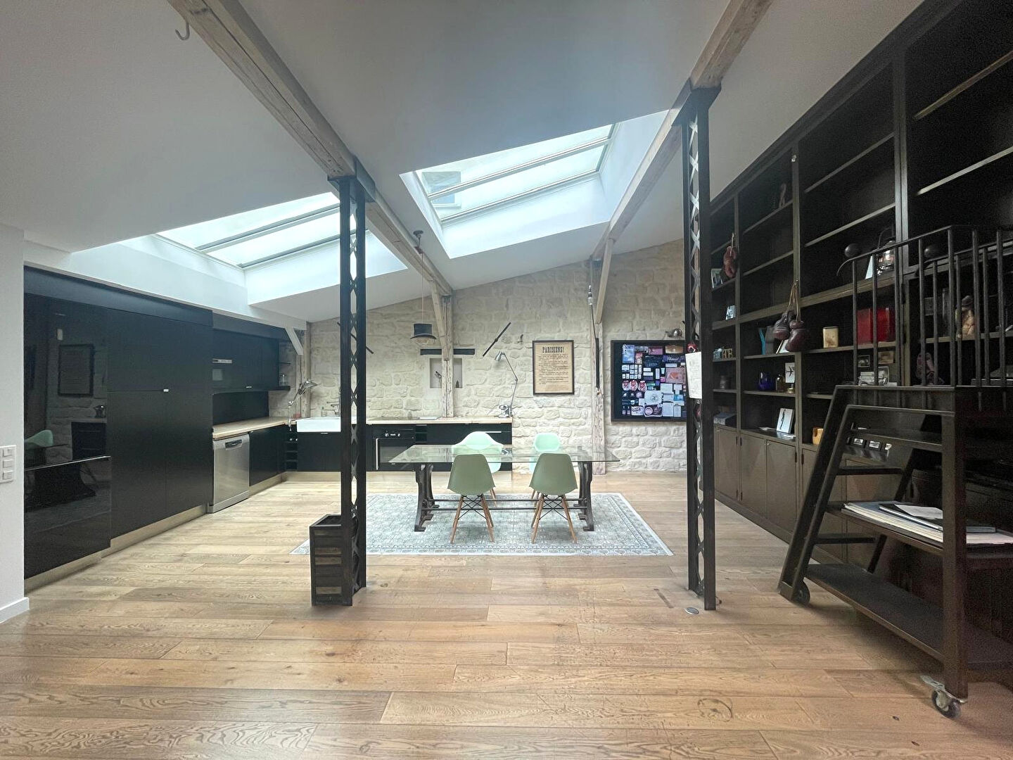 Agence immobilière de QUOD,  ASSOCIES Paris 17eme