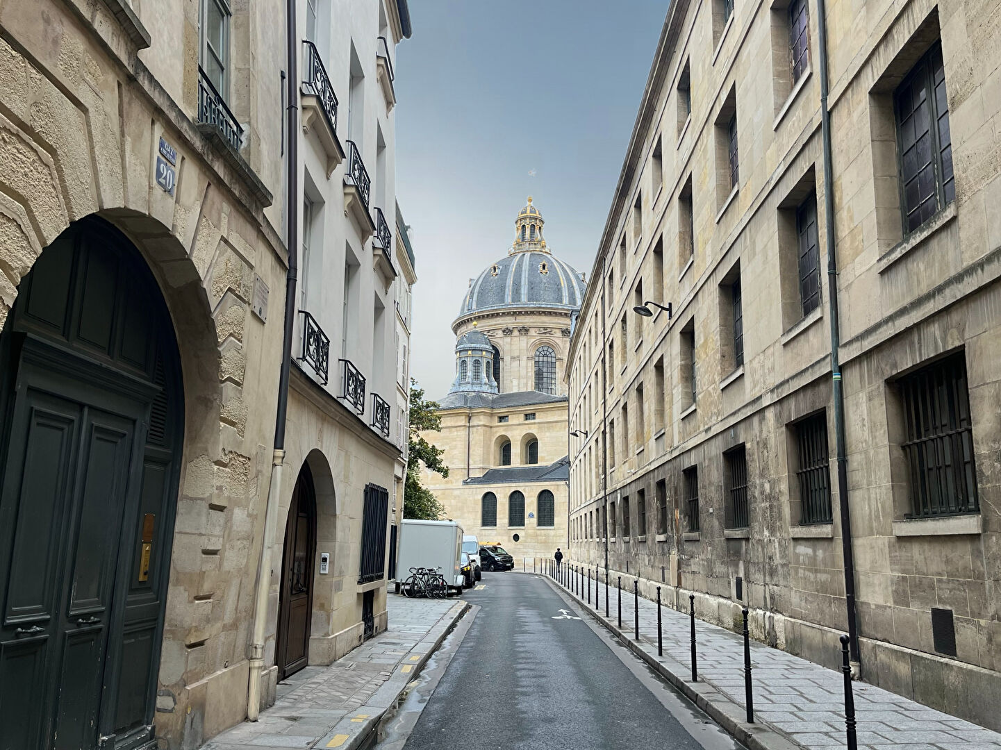 Agence immobilière de QUOD,  ASSOCIES Paris 17eme