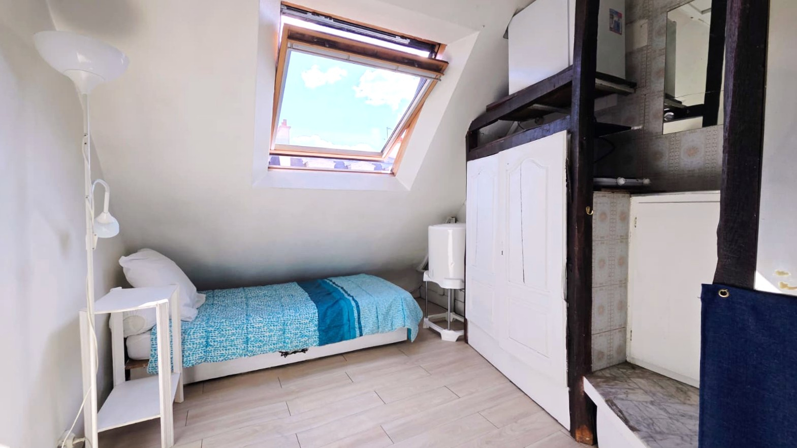 PARIS 17 MALESHERBES  _ A deux pas du marché Lévis _ jolie studette 11,25 m² au sol