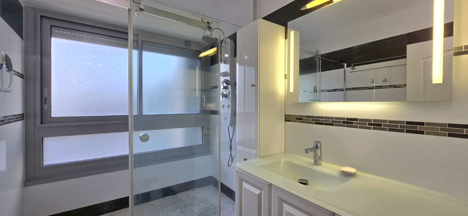 Photo Appartement Courbevoie 3 pièce(s) 87 m2 image 6/6