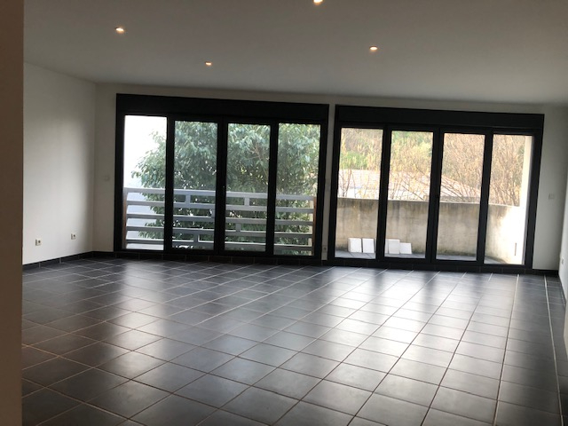 Photo Appartement Beaucroissant 2 pièce(s) 67.44 m2 image 3/6