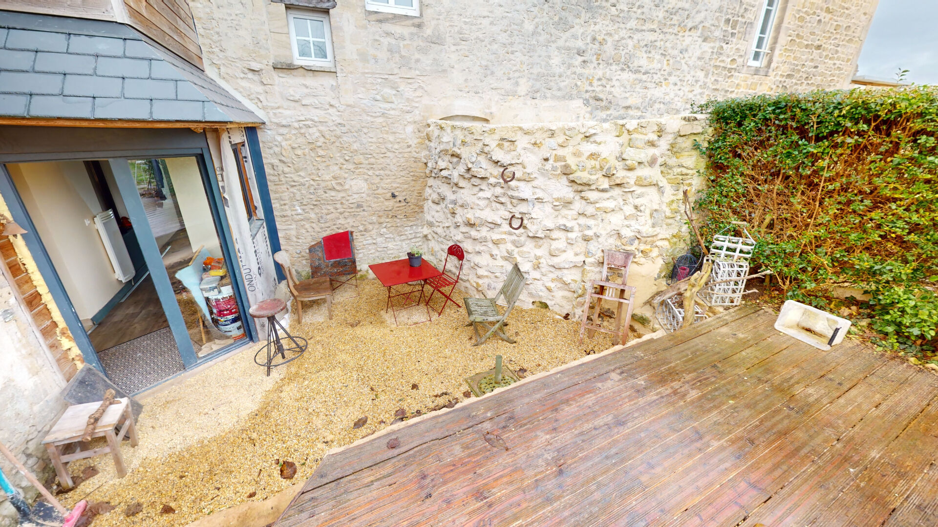 MAISON DE VILLE ATYPIQUE EN PIERRES - 4 CHAMBRES - SECTEUR RECHERCHÉ