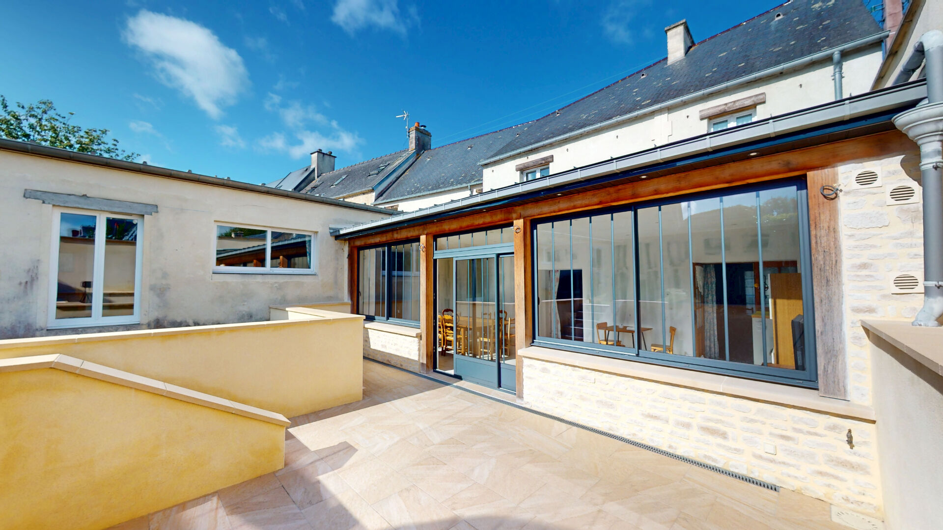 MAISON DE VILLE 260 M2 AVEC JARDIN EXPOSÉ SUD - PROCHE CENTRE HISTORIQUE