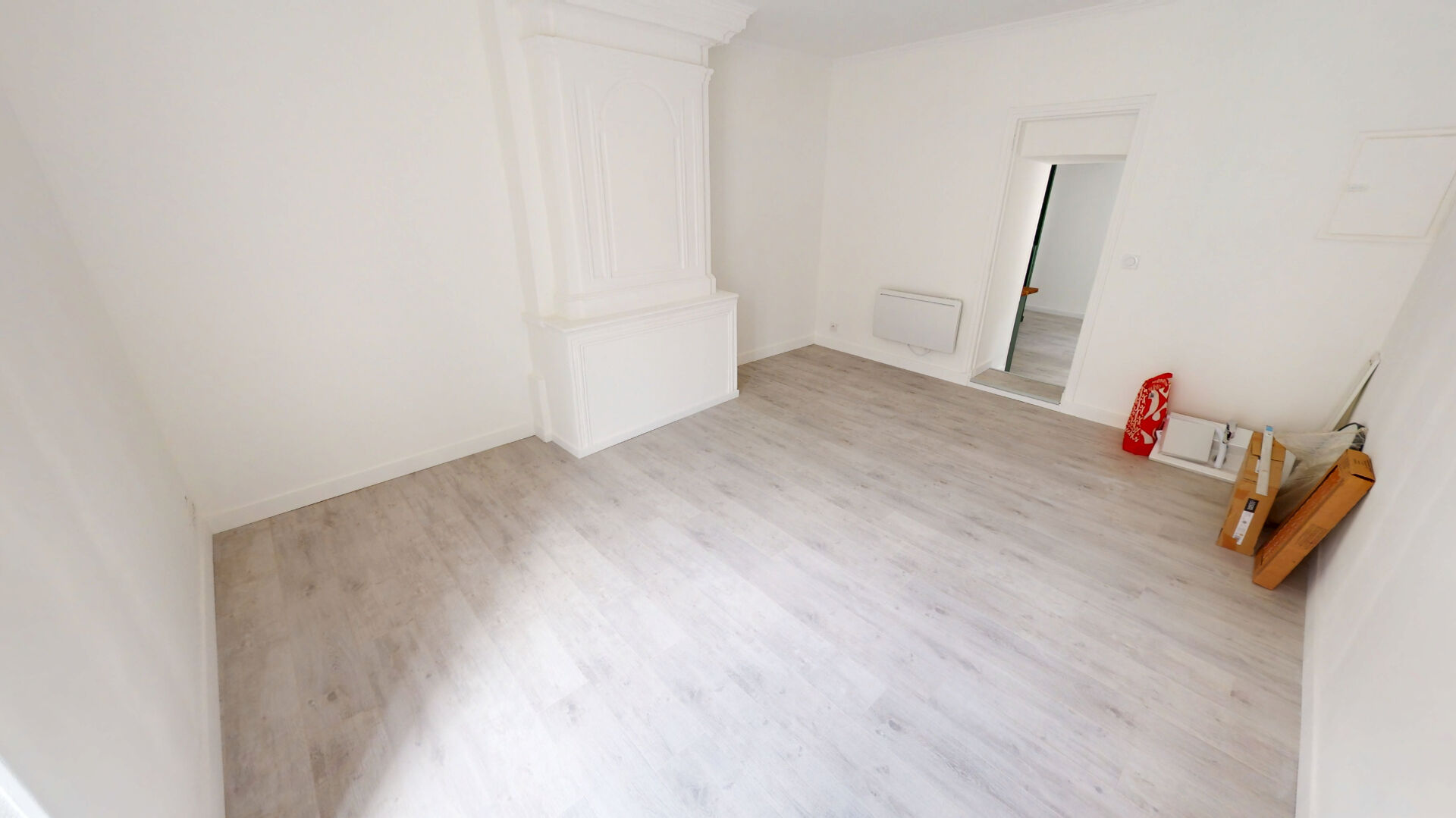 Photo DUPLEX RÉNOVÉ LUMINEUX DE 38 M2 - PLEIN CENTRE HISTORIQUE image 3/6