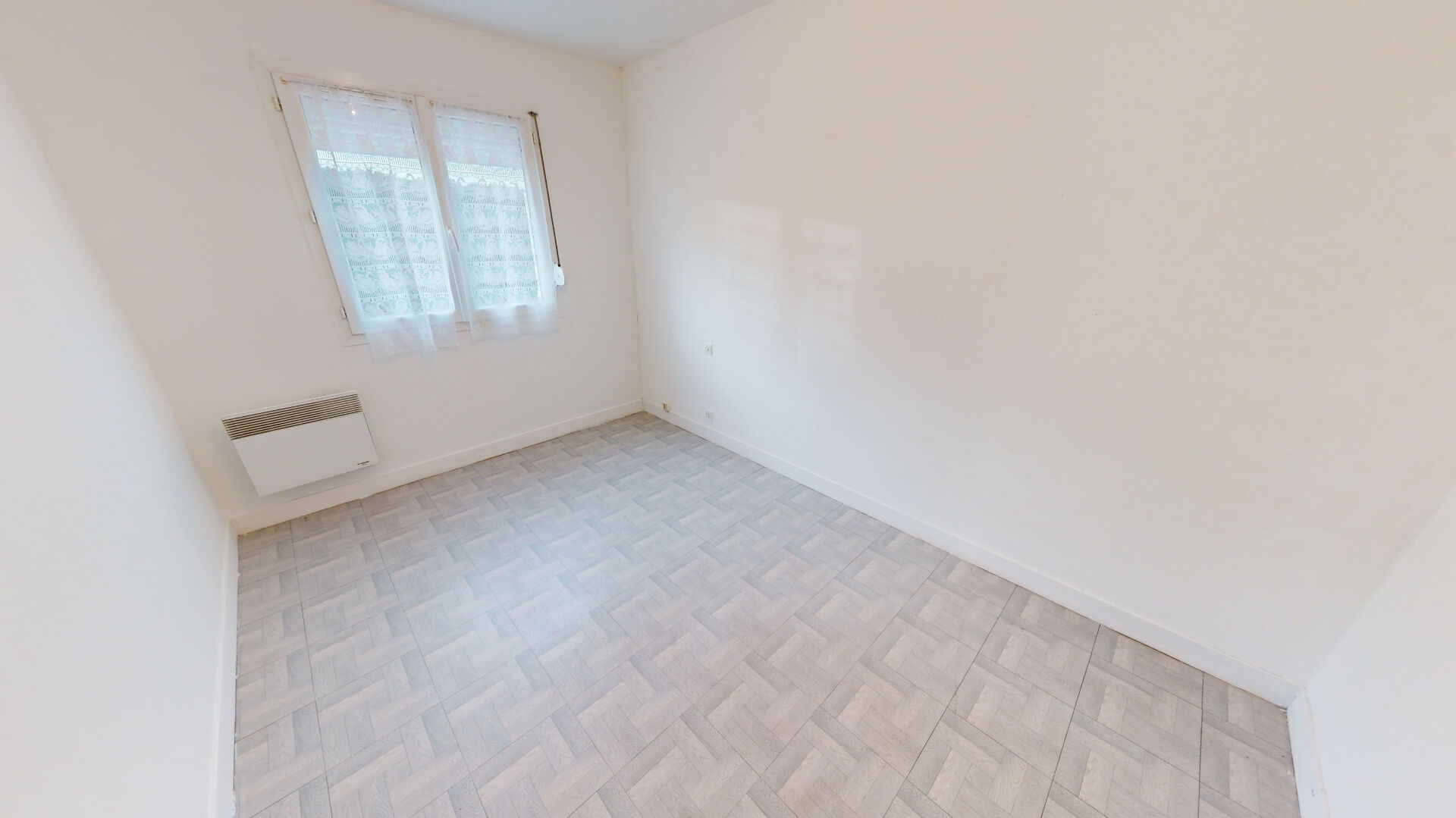 Photo MAISON DE PLAIN-PIED PROCHE MER - 2 CHAMBRES - GARAGE image 5/6