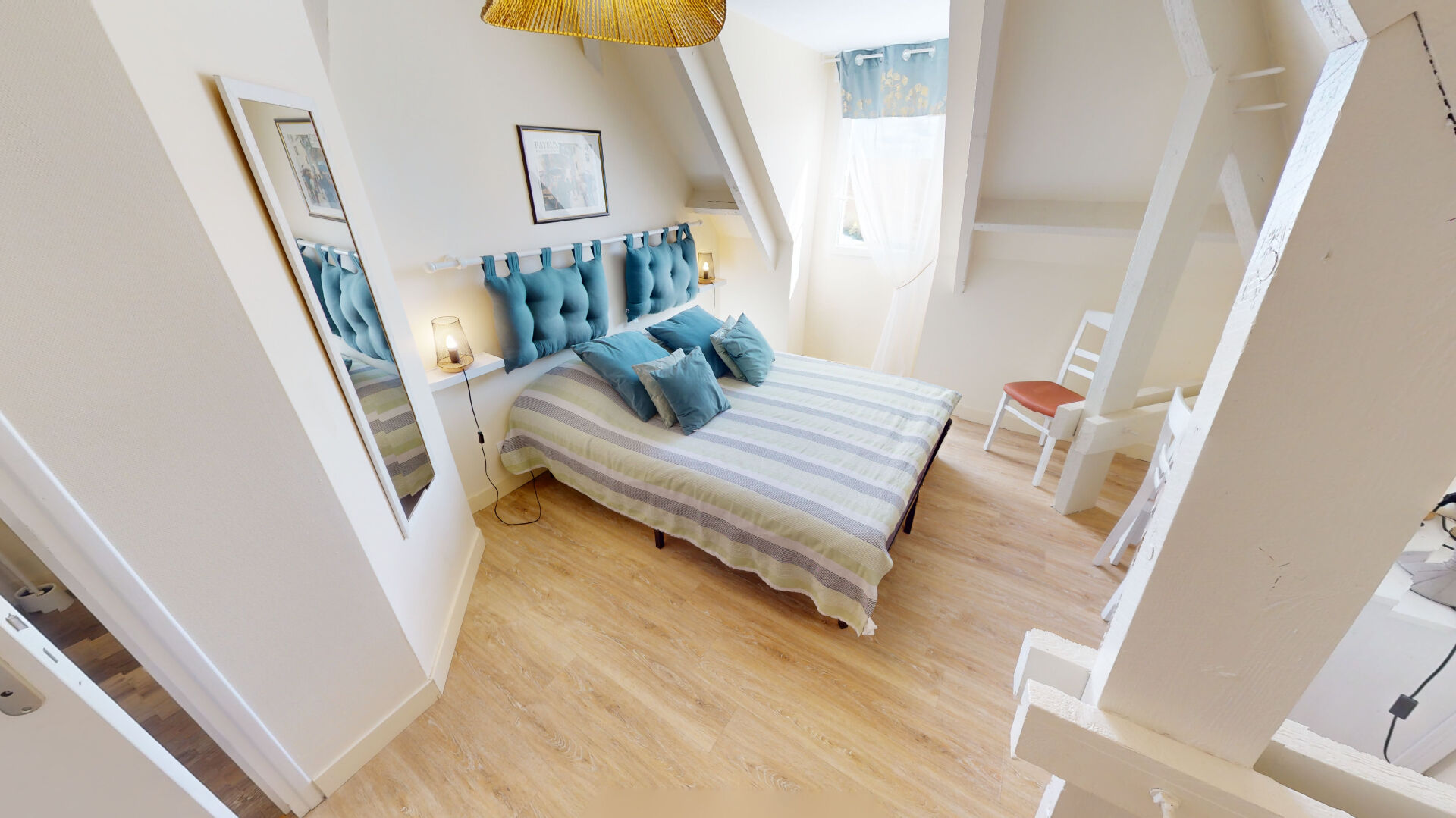Photo PROPRIÉTÉ EN FRONT DE MER DE 314 M2 AVEC CHAMBRES À LOUER ET PARTIE PRIVATIVE image 6/6