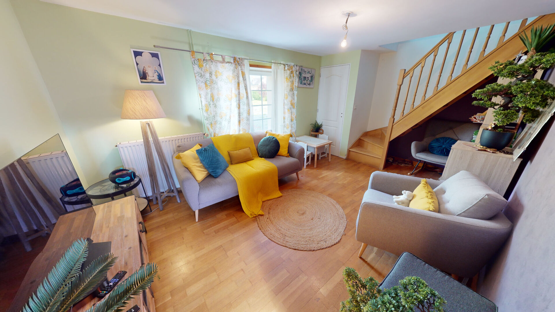 ENSEMBLE IMMOBILIER MAISON PRINCIPALE DE 200 M2 ET 5 DEPENDANCES - 2688 M2 DE TERRAIN