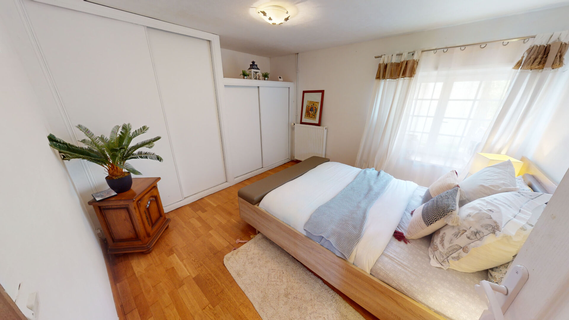 Photo ENSEMBLE IMMOBILIER MAISON PRINCIPALE DE 200 M2 ET 5 DEPENDANCES - 2688 M2 DE TERRAIN image 4/6