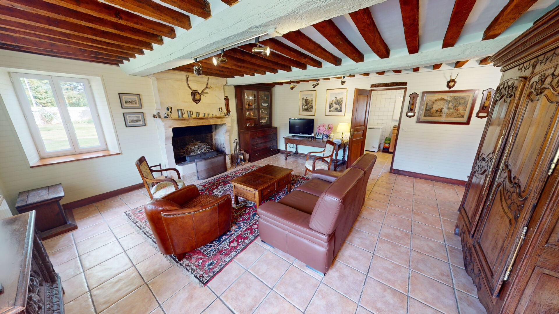 Photo DOMAINE AVEC 2 HABITATIONS ET 3 DÉPENDANCES - 4,5 HA - 7 KMS BAYEUX NORD-OUEST image 4/6