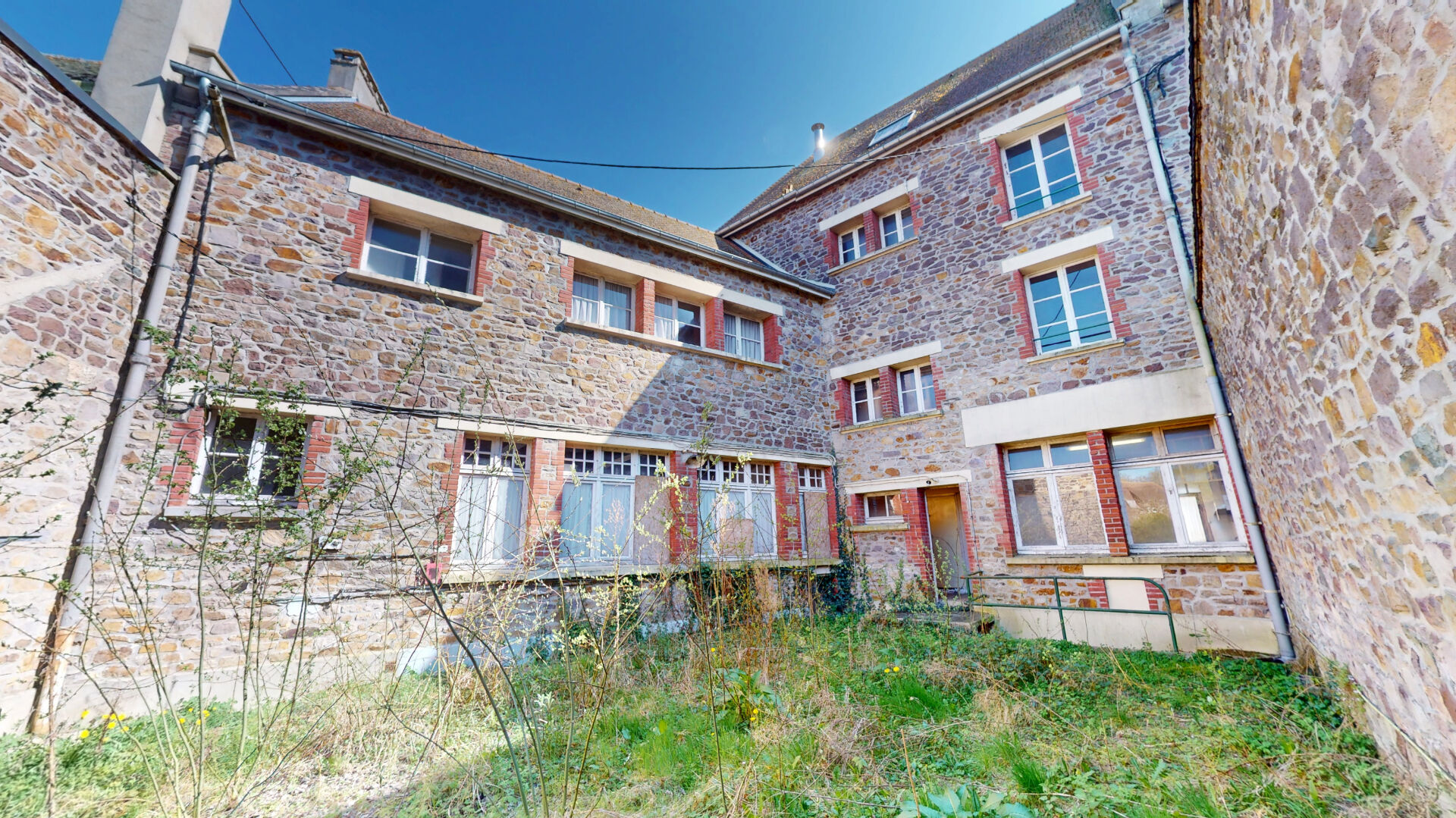 Photo IMMEUBLE À FORT POTENTIEL - 402 M2 - CENTRE DE THURY-HARCOURT image 5/6