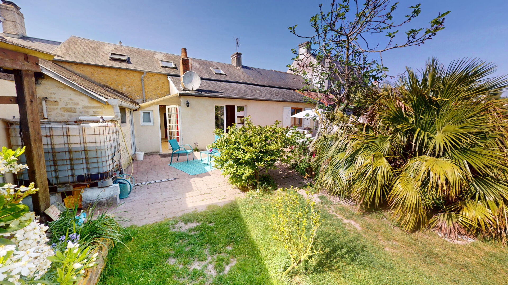 MAISON EN PIERRES DE 131 M2 - VIE DE PLAIN PIED - 5 KMS DE BAYEUX SUD
