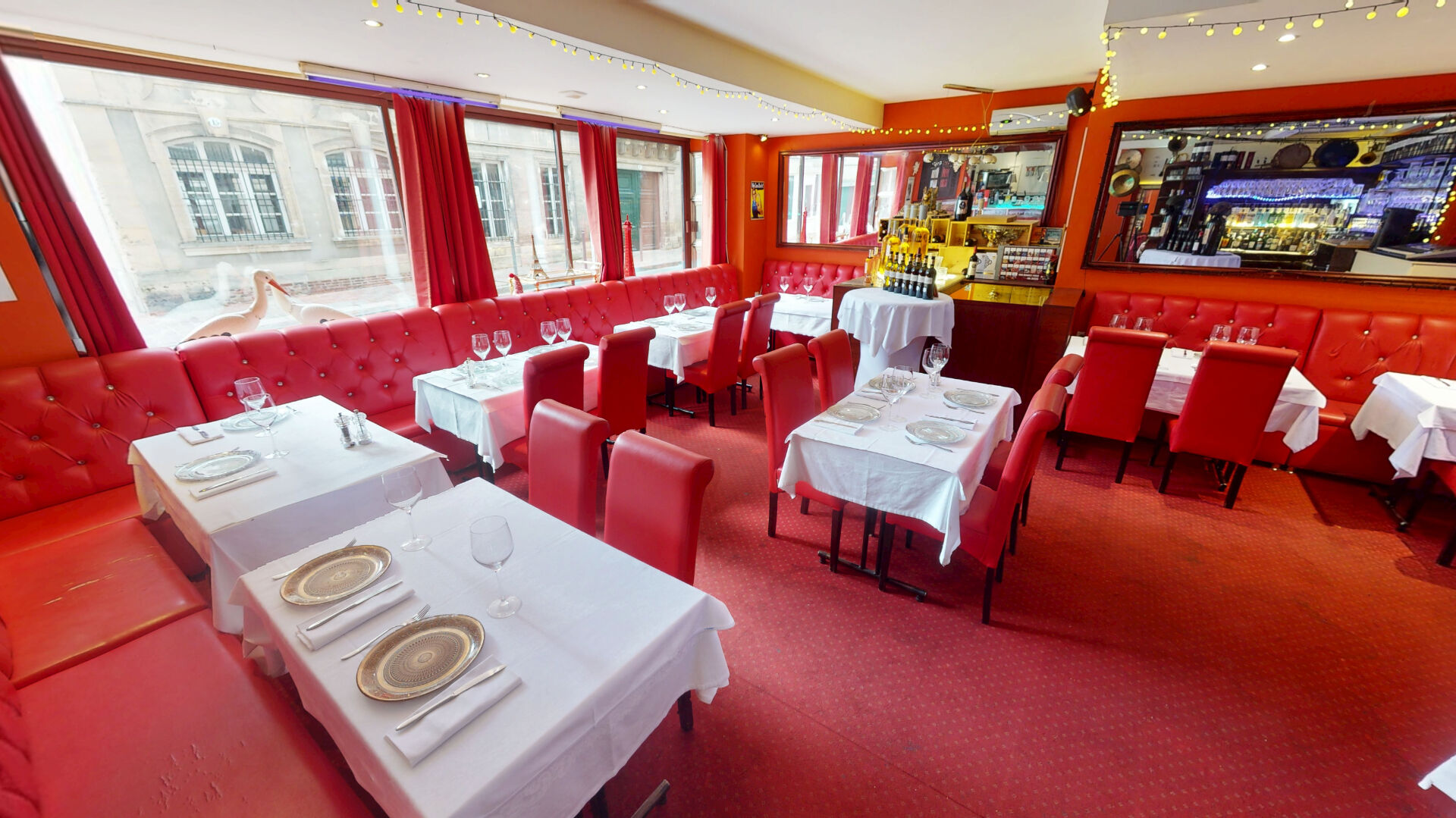 Photo FONDS DE COMMERCE - RESTAURANT FESTIF - PROCHE CATHÉDRALE image 2/6