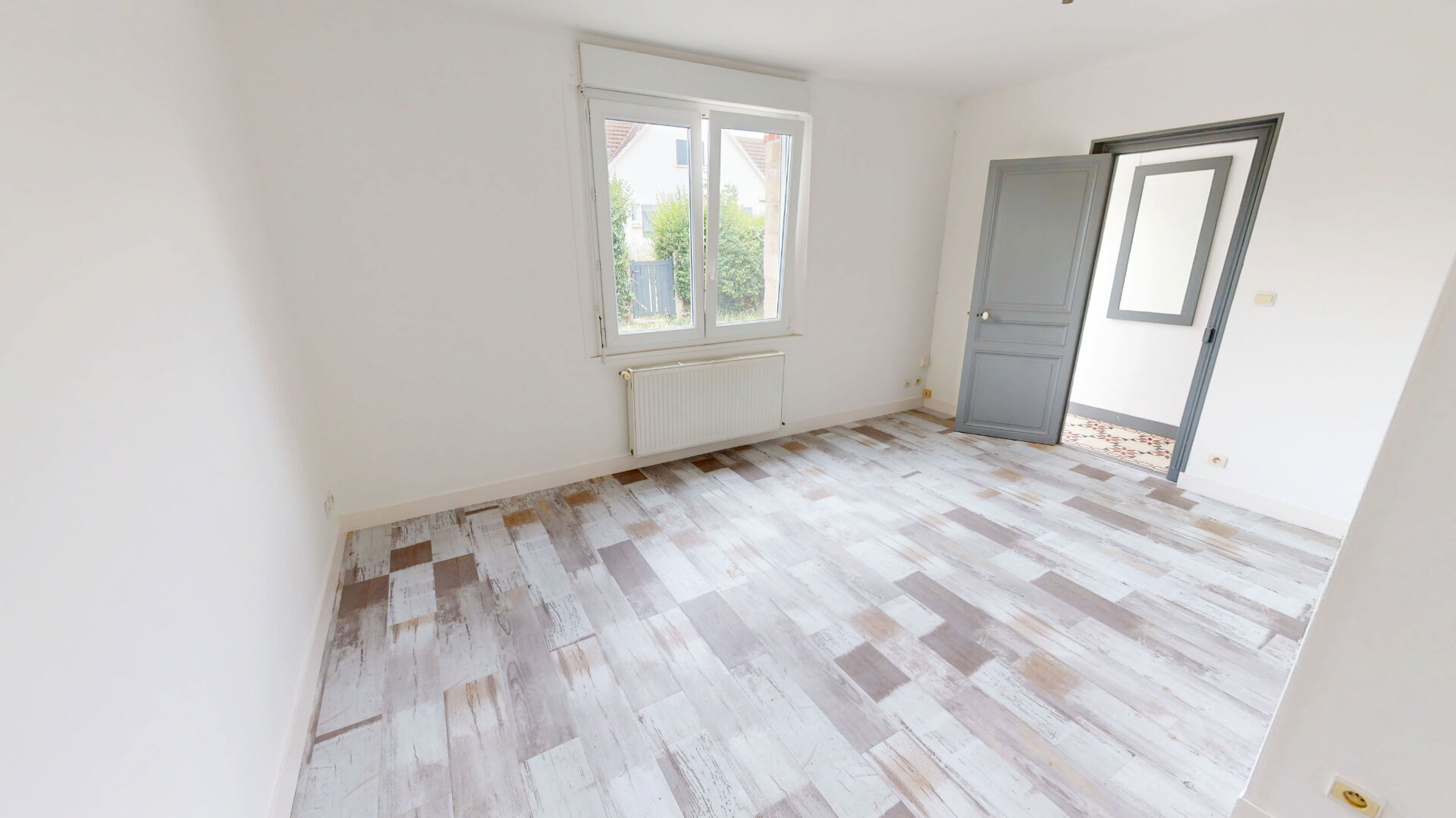 Photo MAISON À 30 METRES DE LA MER - 3 CHAMBRES - COURETTE EXTÉRIEURE image 3/6