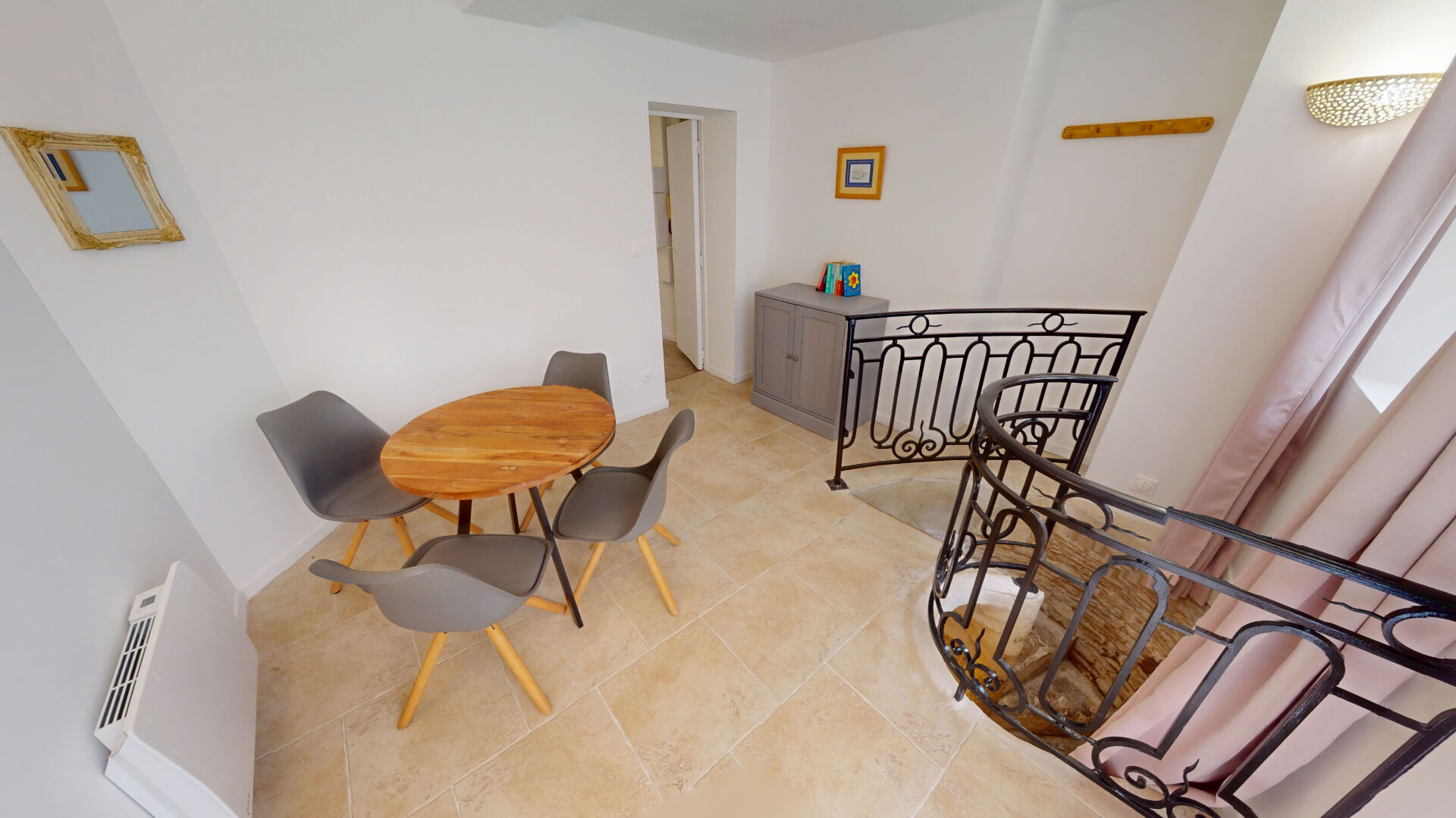 Photo APPARTEMENT 2 PIÈCES EN SOUPLEX - COUR INTÉRIEURE - BAYEUX CENTRE HISTORIQUE image 6/6