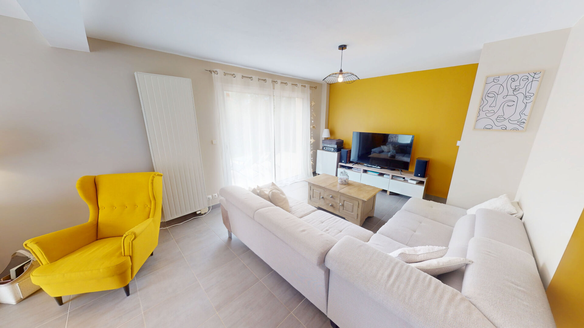 MAISON AVEC GRANDS VOLUMES - 4 CHAMBRES - VIE DE PLAIN-PIED - 2 KMS CREULLY