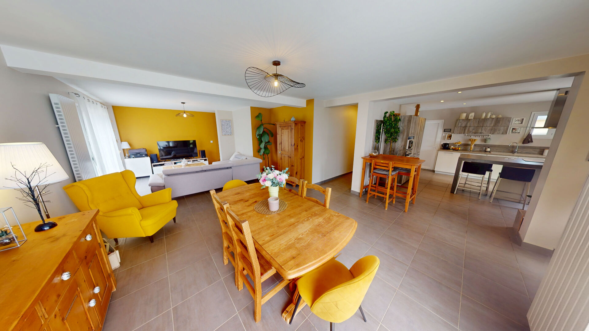 Photo MAISON AVEC GRANDS VOLUMES - 4 CHAMBRES - VIE DE PLAIN-PIED - 2 KMS CREULLY image 3/6