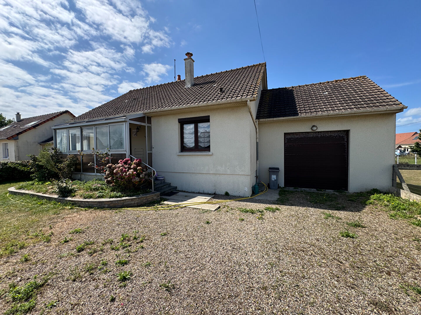 MAISON DE PLAIN-PIED DE 85 M2 - PROCHE MER - VERANDA ET GARAGE ACCOLÉ