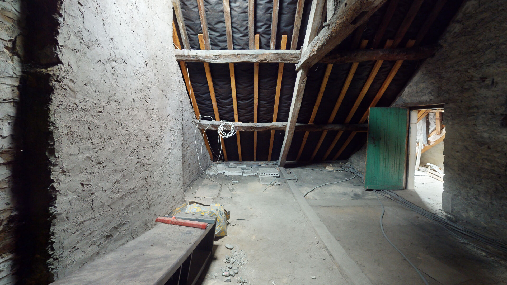 Photo APPARTEMENT À RENOVER - 30 M2 AU SOL - PLACE DE PARKING image 1/6