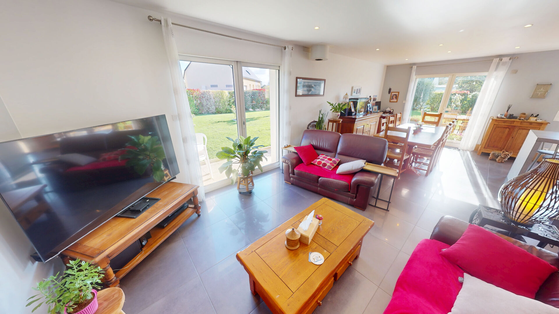 PLAIN-PIED RÉCENT DE 3 CHAMBRES - 6,5 KMS DE BAYEUX / 4 KMS DE LA MER