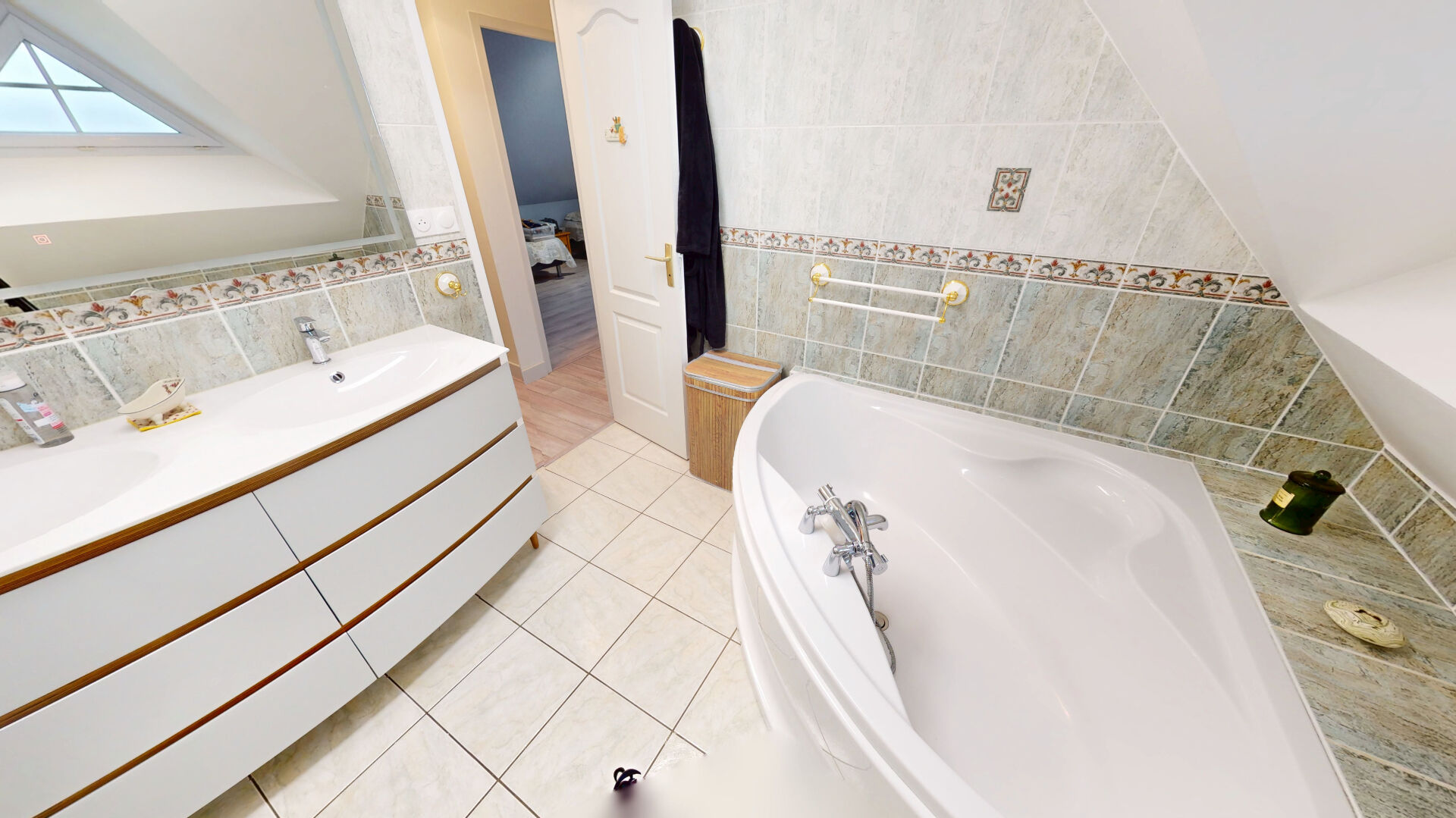Photo MAISON INDIVIDUELLE -  4 CHAMBRES - 10 MINS DE CAEN image 6/6