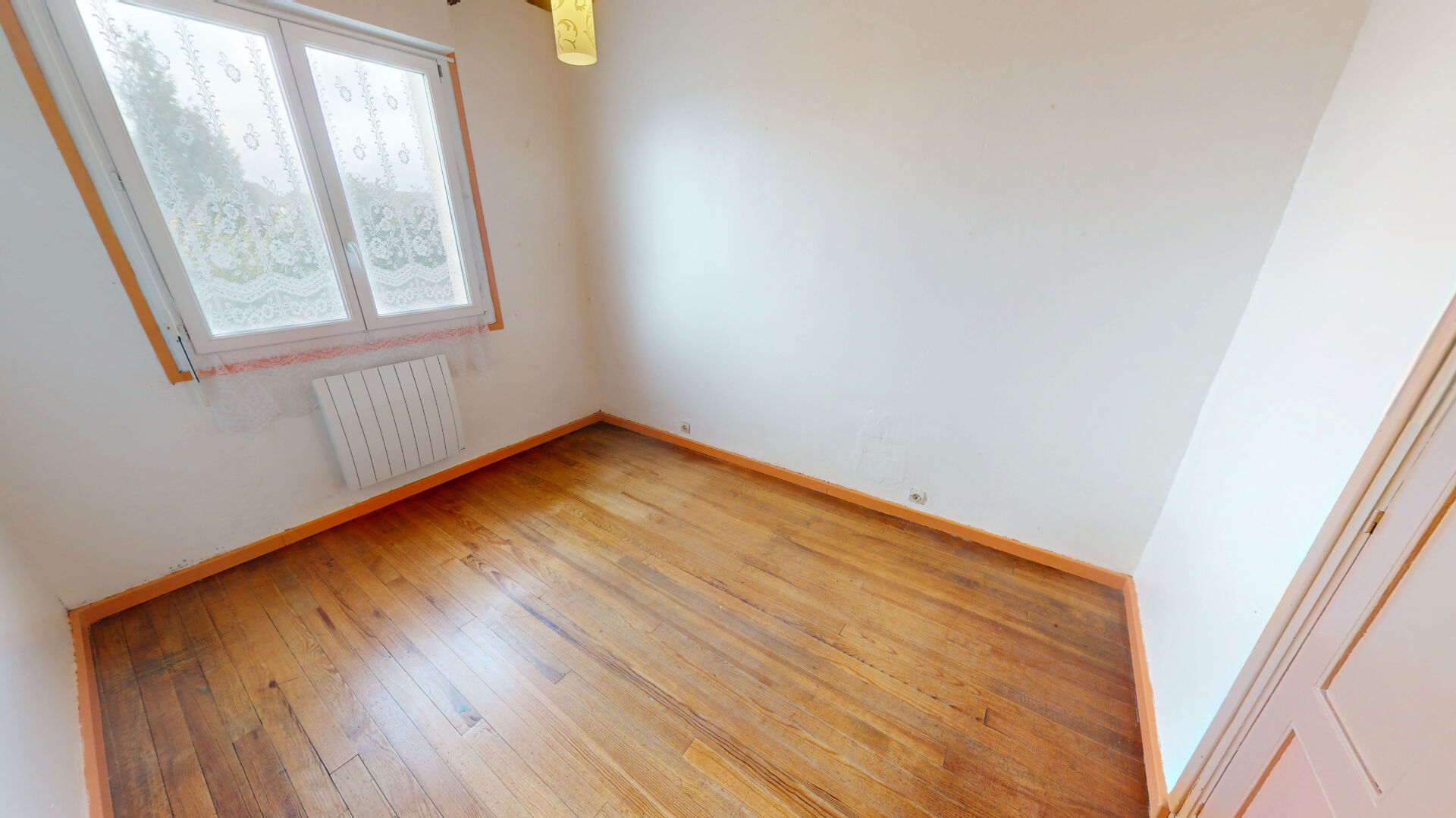 Photo MAISON EN PIERRE - 4 CHAMBRES - 10 MINS SUD DE CAEN image 6/6