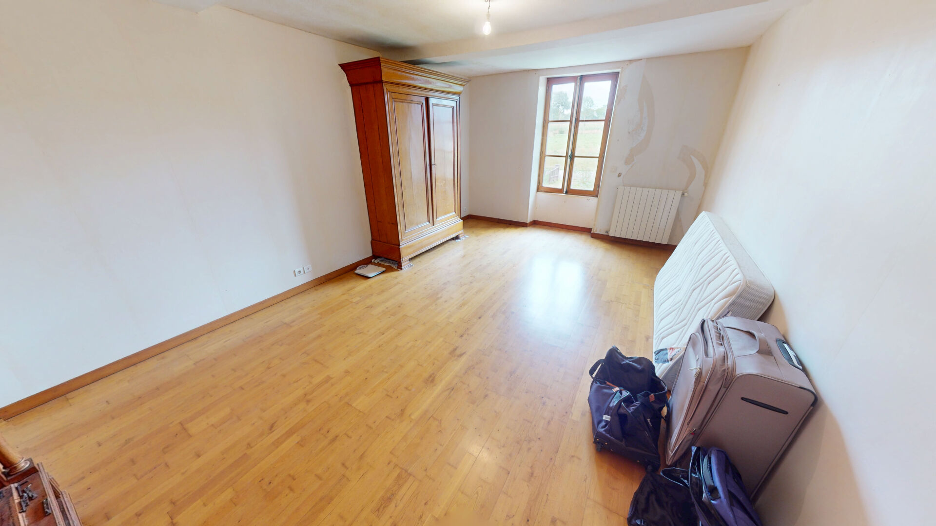 Photo ENSEMBLE IMMOBILIER EN PIERRES - MAISON PRINCIPALE 190 M2 ET DÉPENDANCES image 6/6