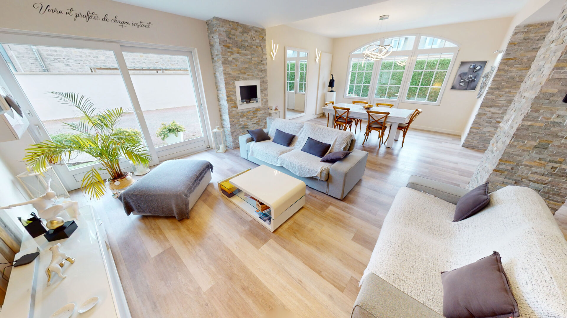 MAISON DE 149 M2 AVEC VIE DE PLAIN-PIED - 4 CHAMBRES - PROCHE COMMODITÉS