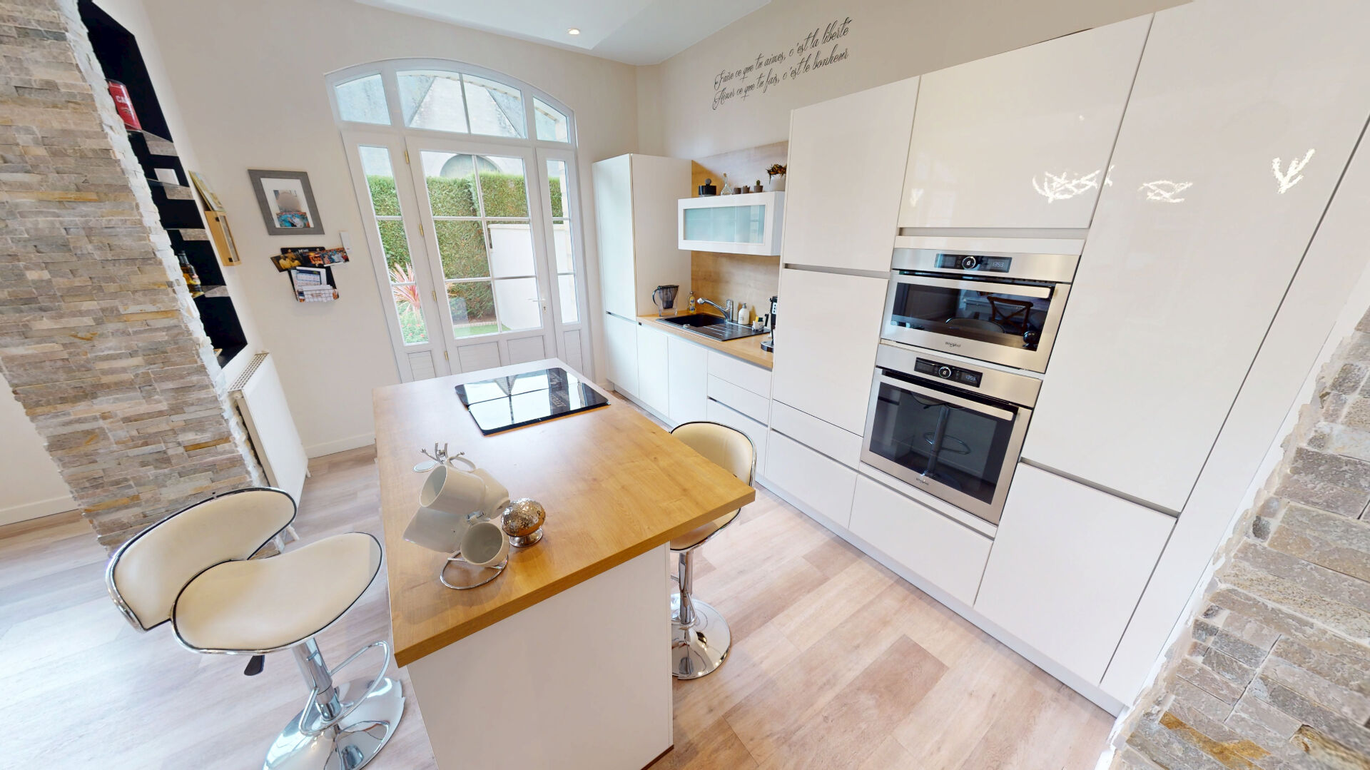 Photo MAISON DE 149 M2 AVEC VIE DE PLAIN-PIED - 4 CHAMBRES - PROCHE COMMODITÉS image 3/6