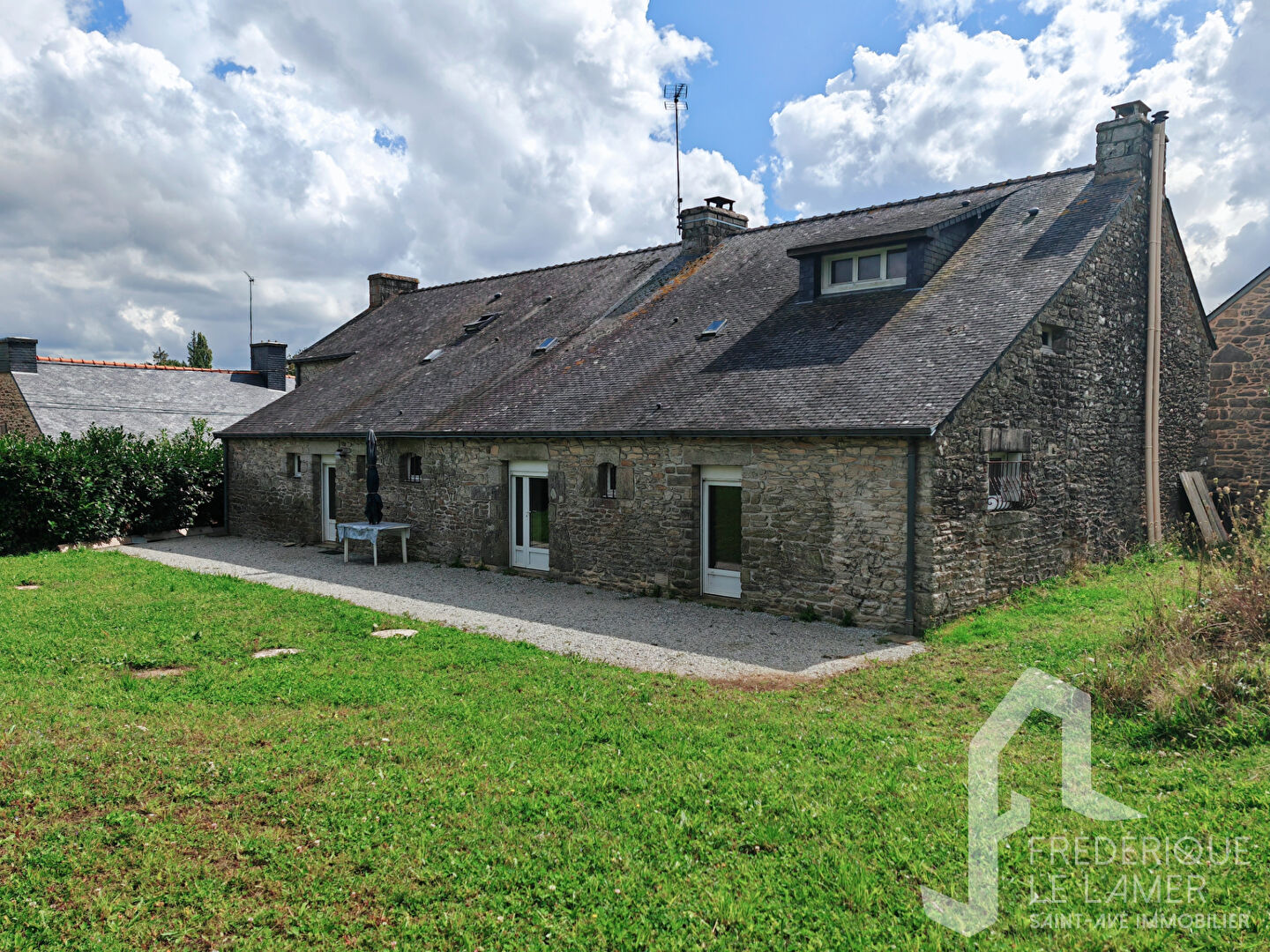 Photo Longère Saint Ave 212 m2 composée de 2 logements image 3/6