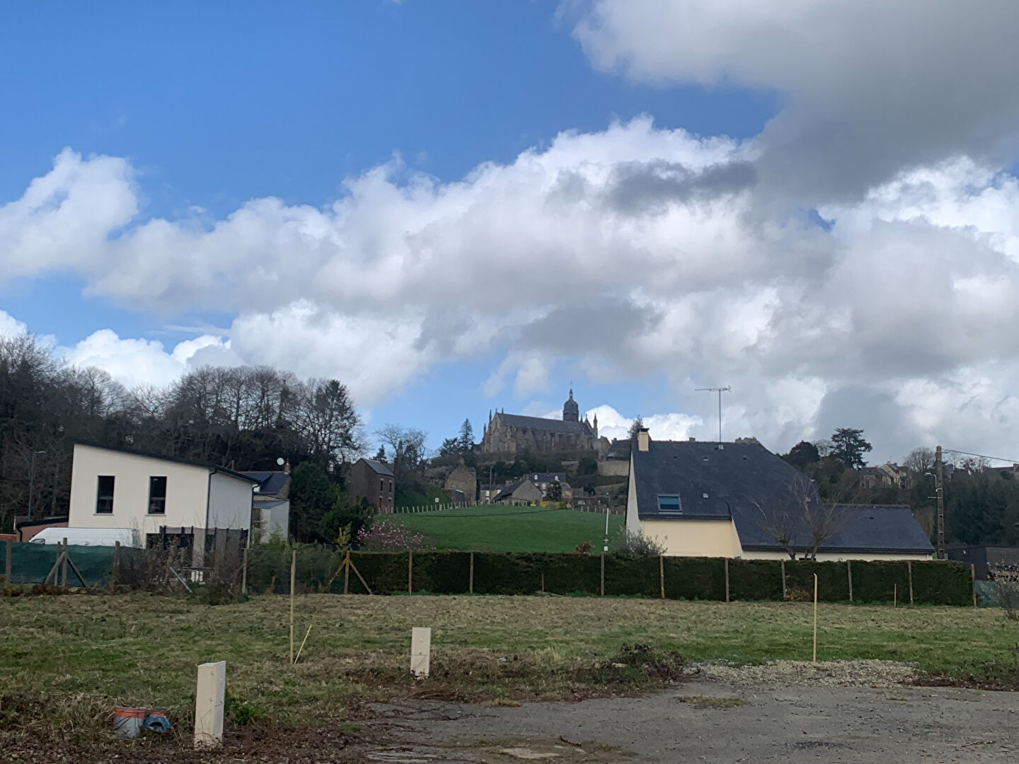 Photo Terrain 502 m2 proche cente ville FOUGERES image 1/4