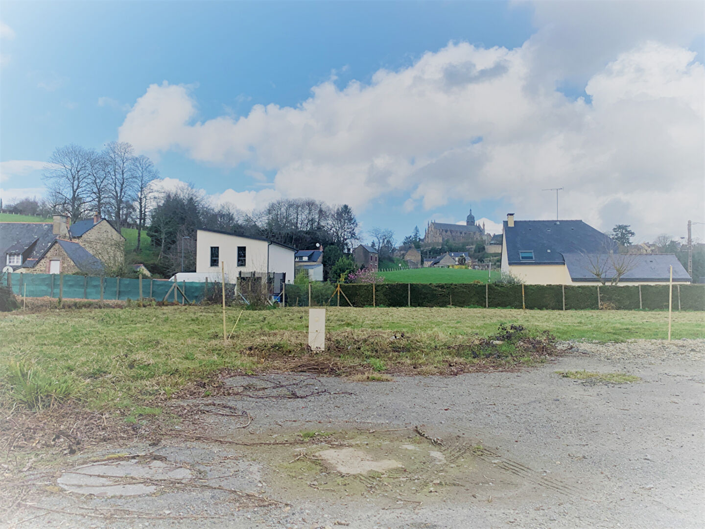 Photo Terrain 560m2 proche centre ville  FOUGERES image 3/5