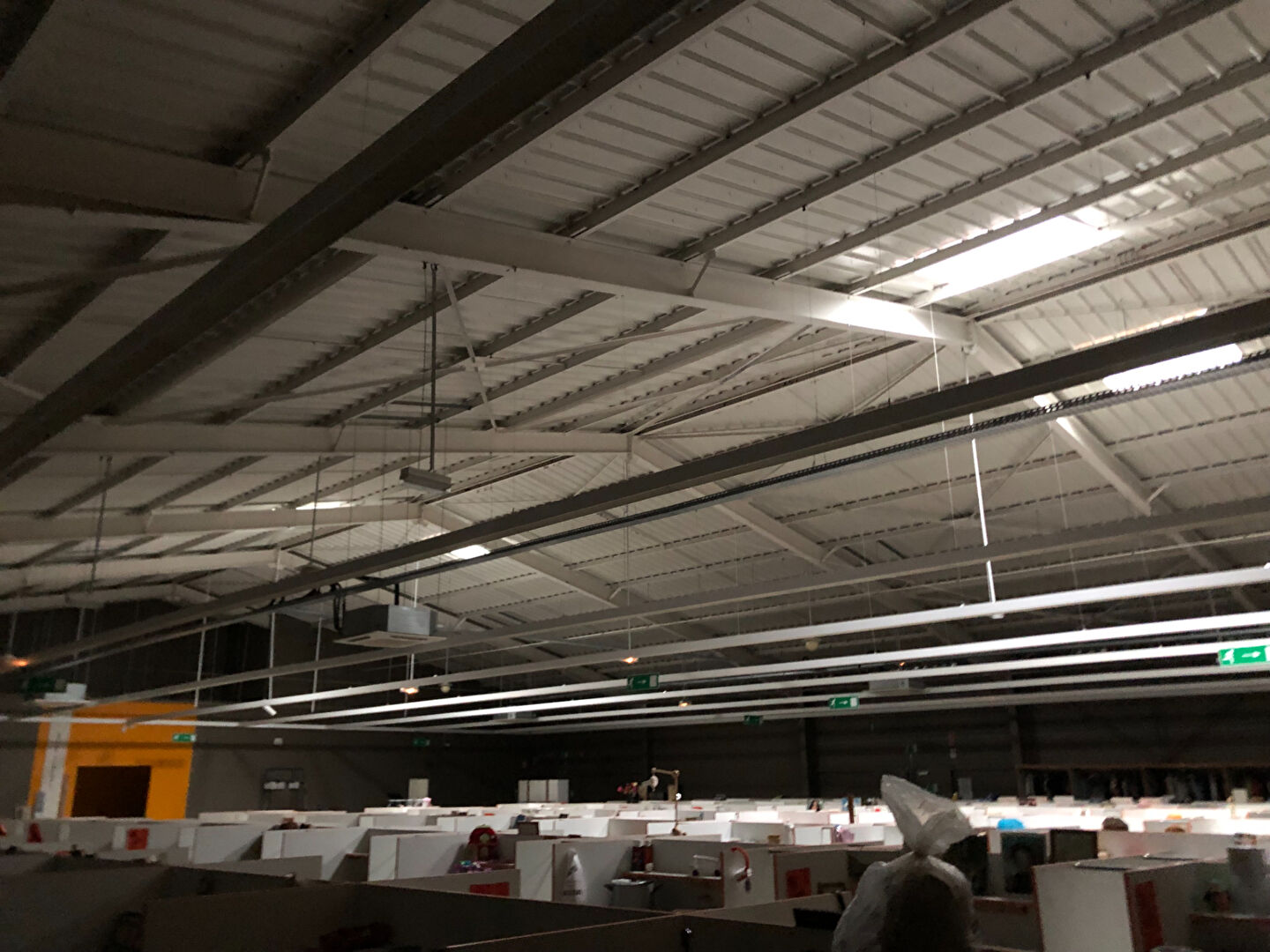 Photo Local commercial Fougeres 1136 m2 image 4/6