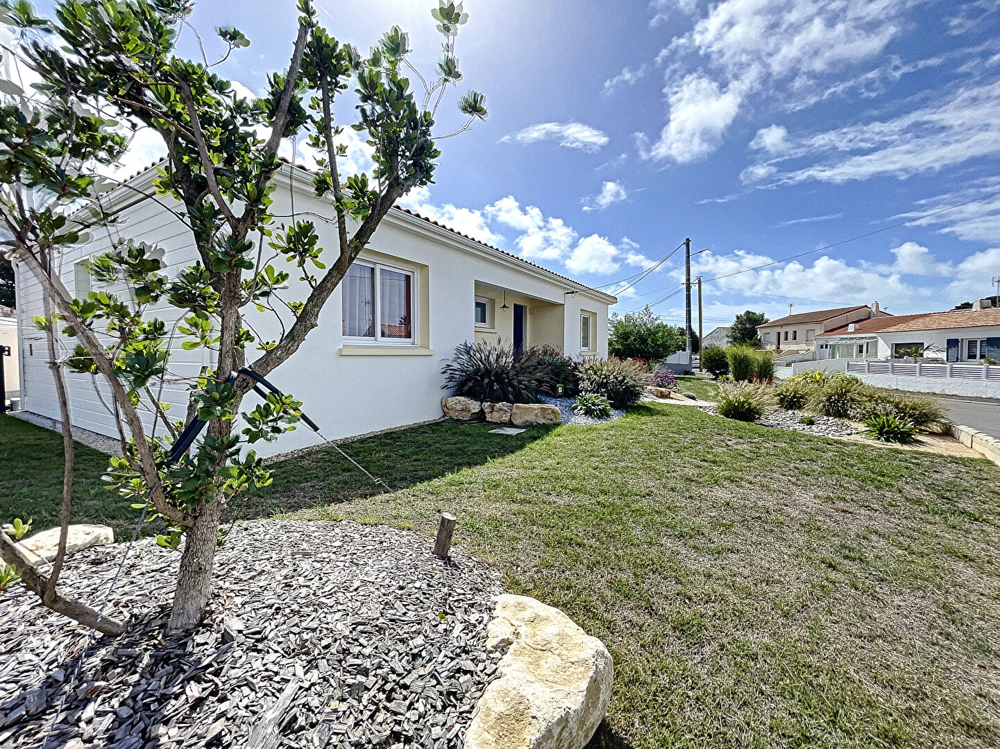 Maison de plain-pied entièrement rénovée - 2 Ch - St Hilaire de Riez