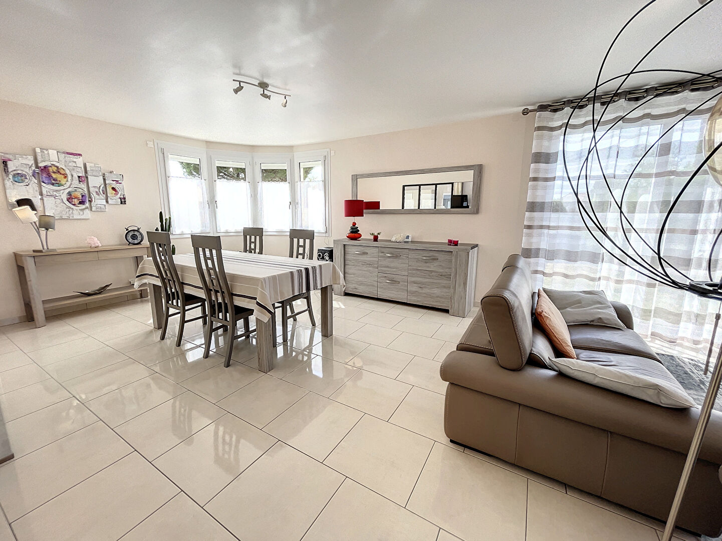 Maison de plain-pied entièrement rénovée - 2 Ch - St Hilaire de Riez