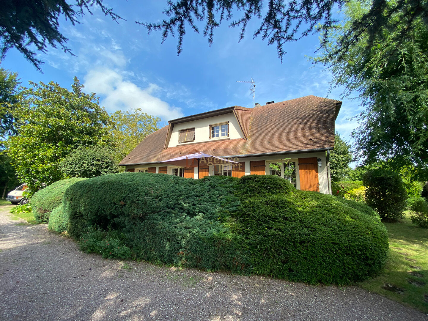 Maison sur sous-sol 6 pièces d'environ 135 m2