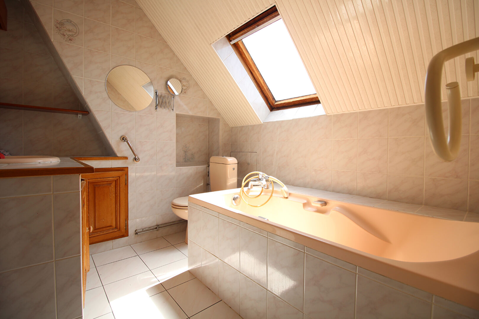 Photo MAISON DE 5 PIECES DE 100 M² AVEC UNE DEPENDANCE DE 19 M² image 5/6