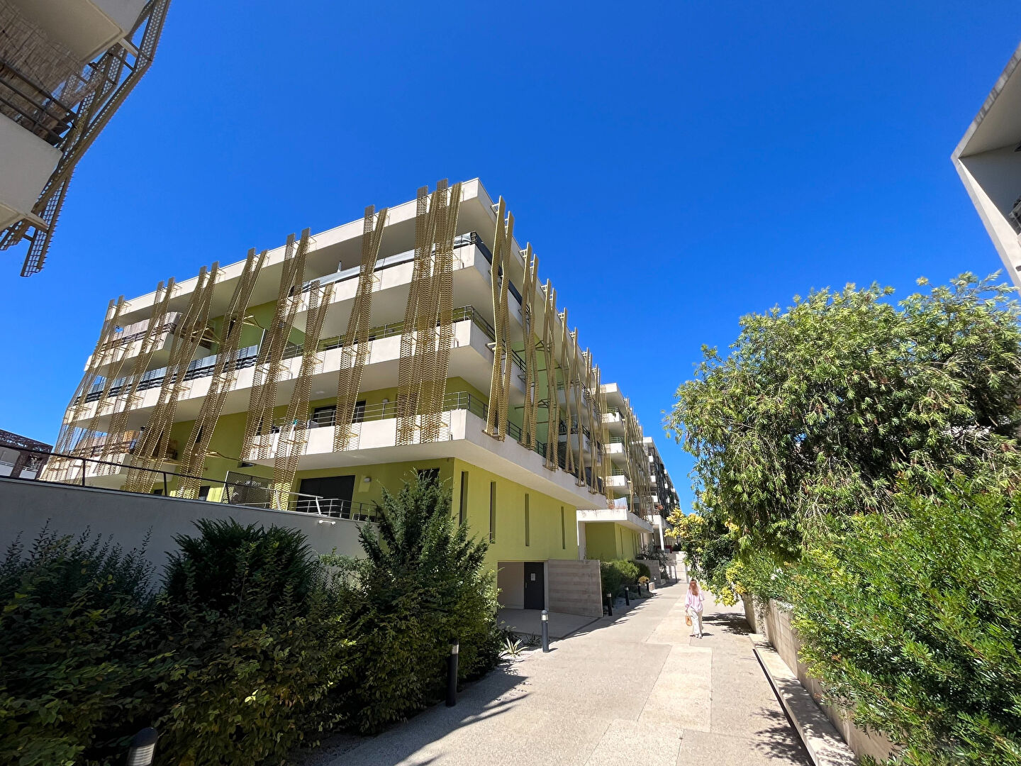 A Vendre JUVIGNAC  Appartement T2 Ascenseur Terrasse 22 M2 parking sous-sol