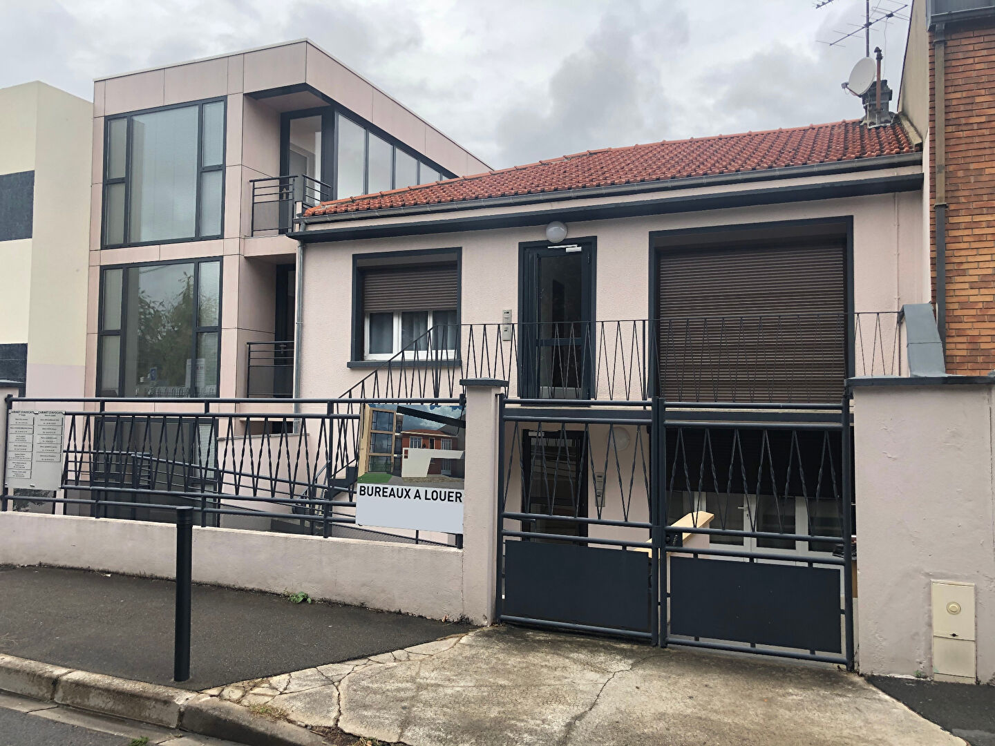 Photo BOBIGNY - BUREAU D'AVOCAT - 13,50 m2 image 1/6