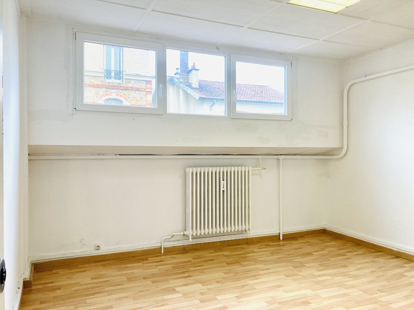 IVRY SUR SEINE - BUREAU / ATELIER - 15,80 m2