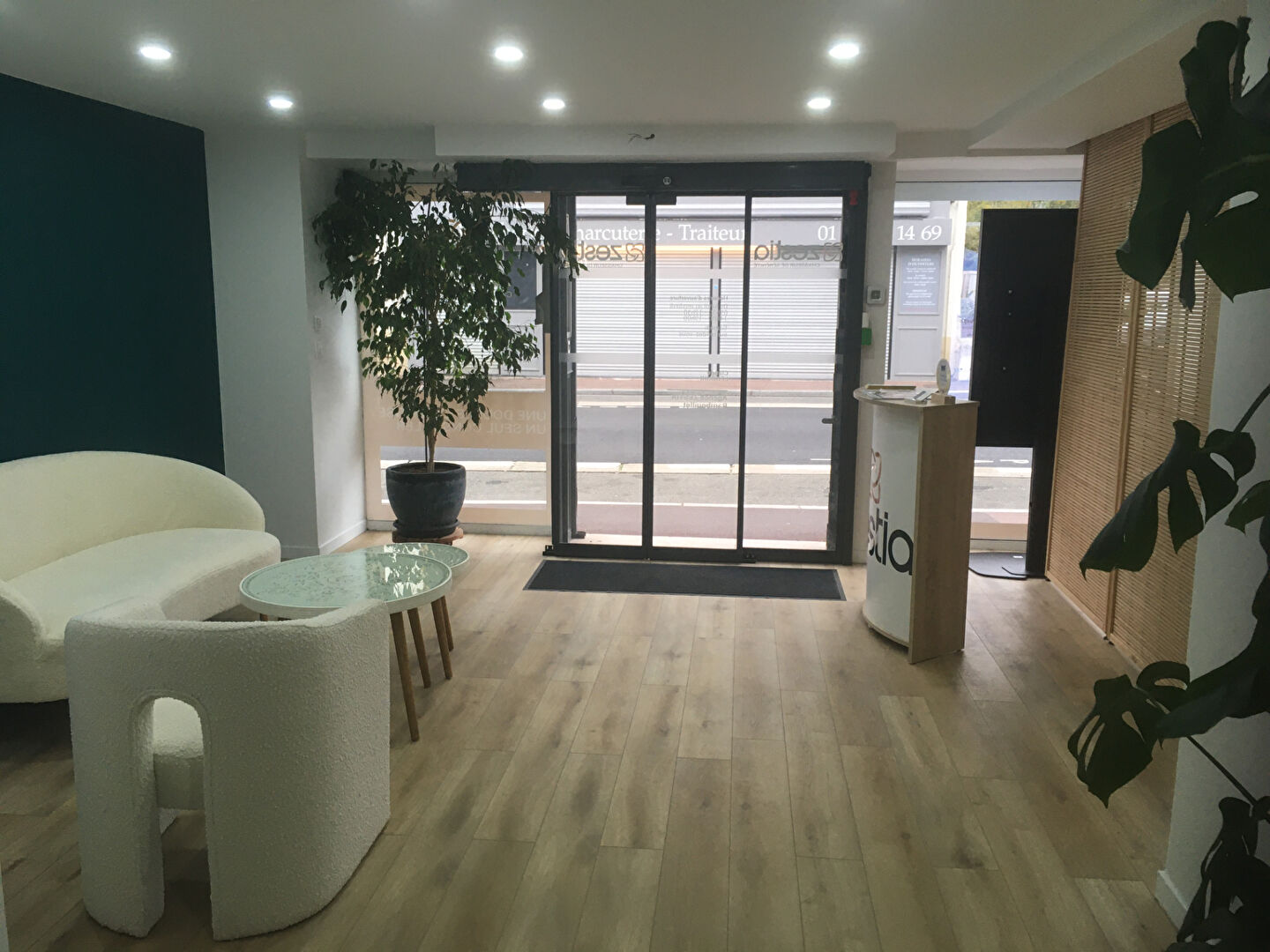 Photo RAMBOUILLET - LOCAL COMMERCIAL - 64 m2 image 4/6