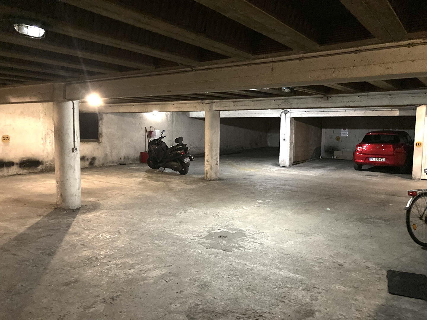 Photo PARIS 14e  - PLACE DE PARKING - 10,50m² image 2/4