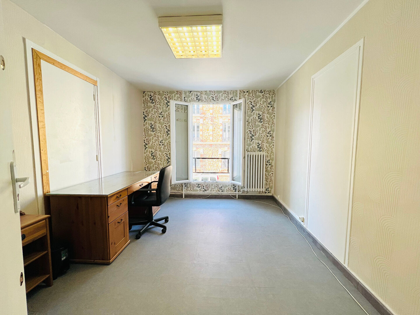 IVRY SUR SEINE - BUREAU - 11,30 m2