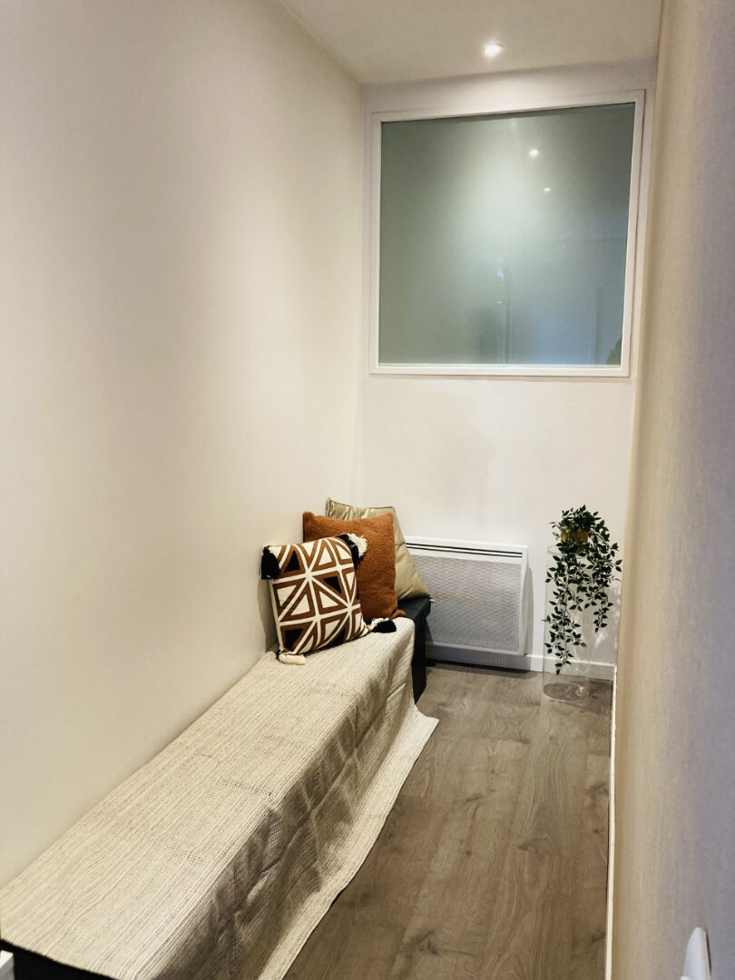 Photo BOBIGNY - BUREAU D'AVOCAT - 11,37 m2 image 6/6