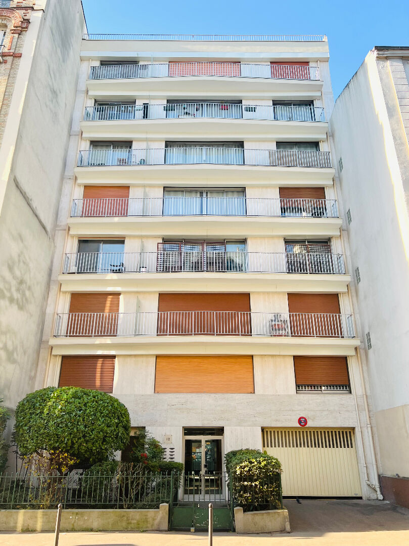 Photo PARIS 14e - STUDIO + CAVE - 21 m² image 2/6